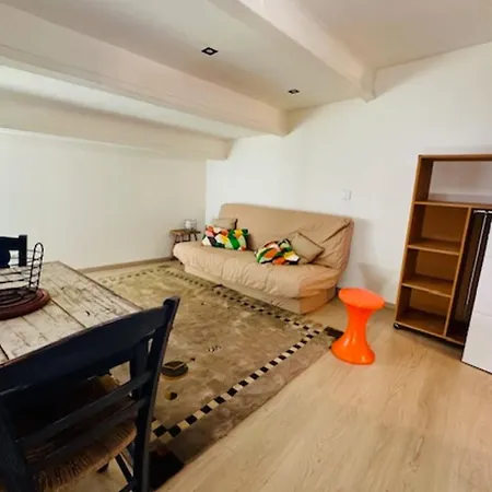 For Two Of 25 M2 In Saint-Xandre